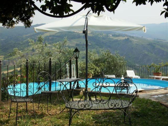 בית הארחה Castello di Serravalle 	Cascina La Buca מראה חיצוני תמונה