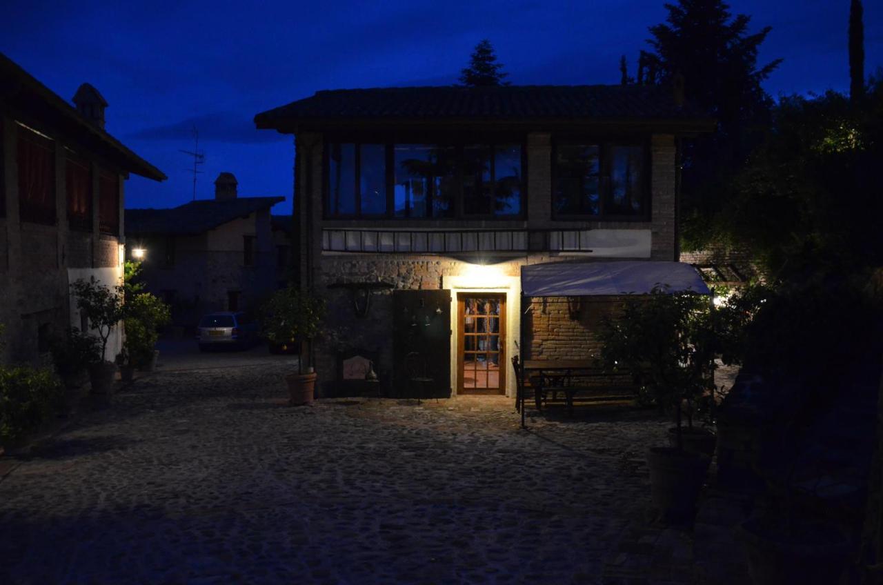 בית הארחה Castello di Serravalle 	Cascina La Buca מראה חיצוני תמונה