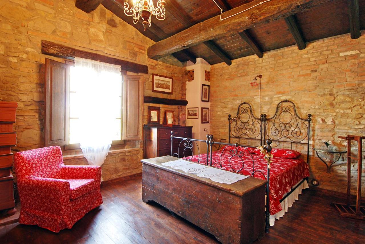 בית הארחה Castello di Serravalle 	Cascina La Buca מראה חיצוני תמונה