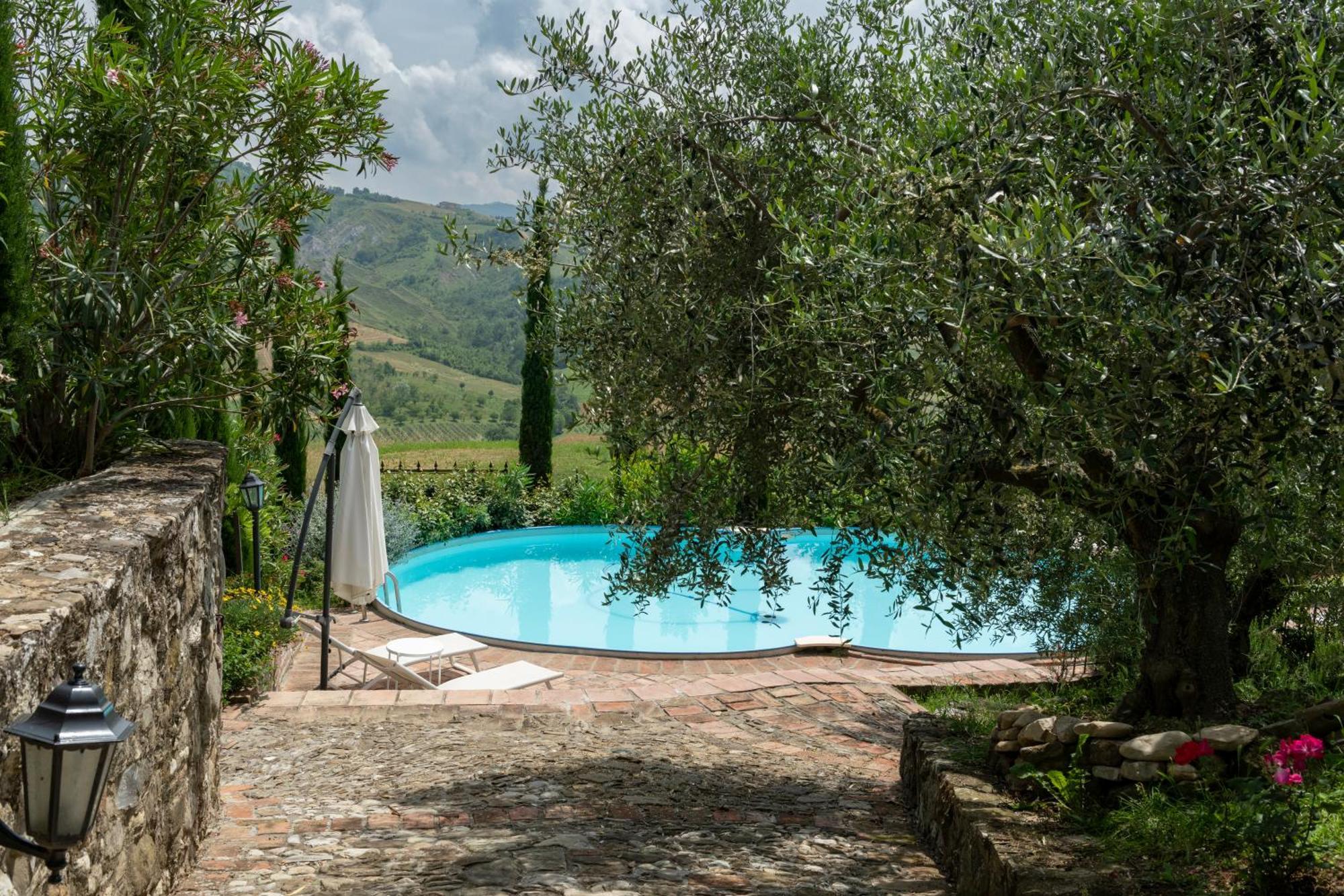 בית הארחה Castello di Serravalle 	Cascina La Buca מראה חיצוני תמונה
