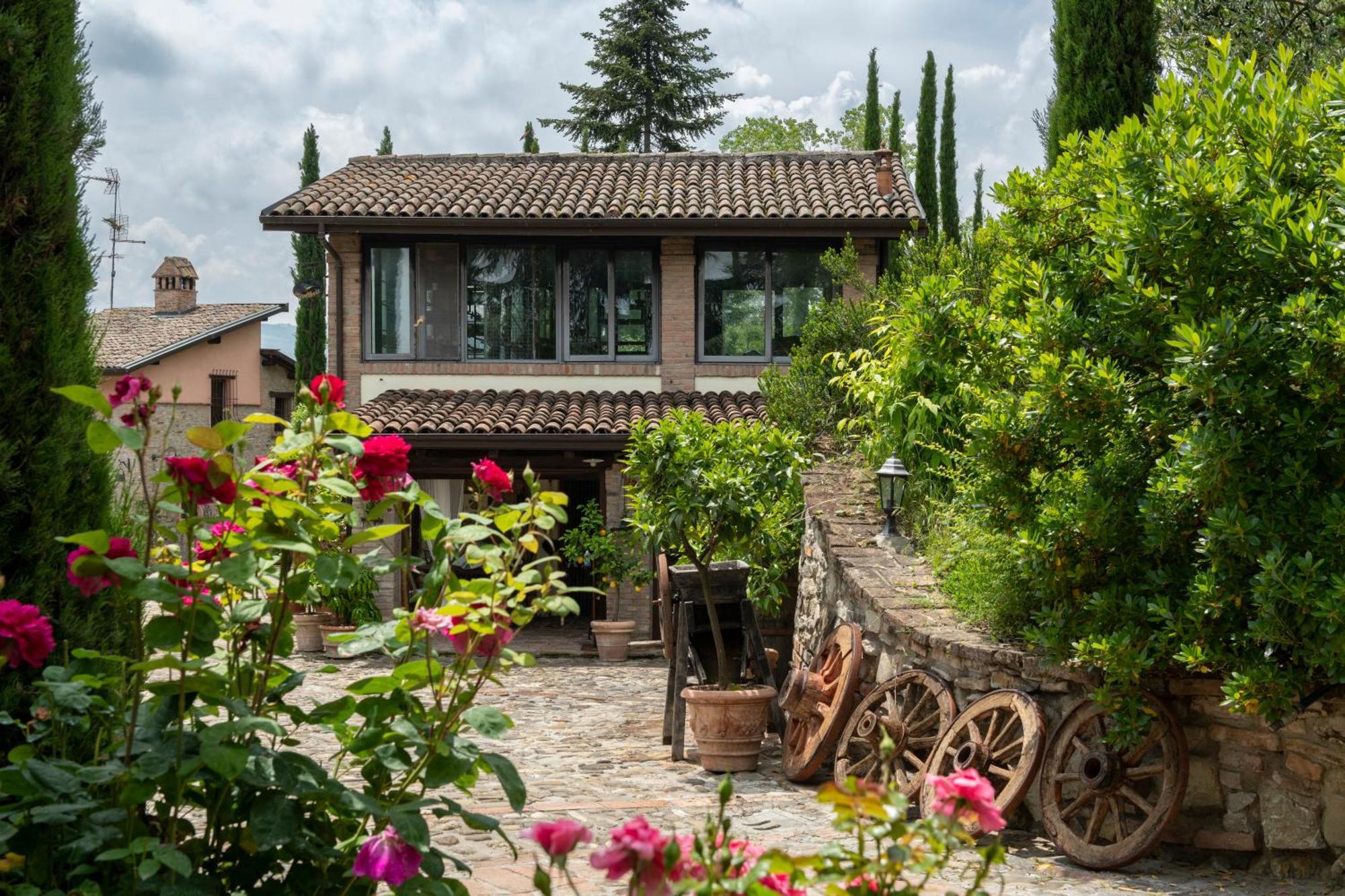 בית הארחה Castello di Serravalle 	Cascina La Buca מראה חיצוני תמונה